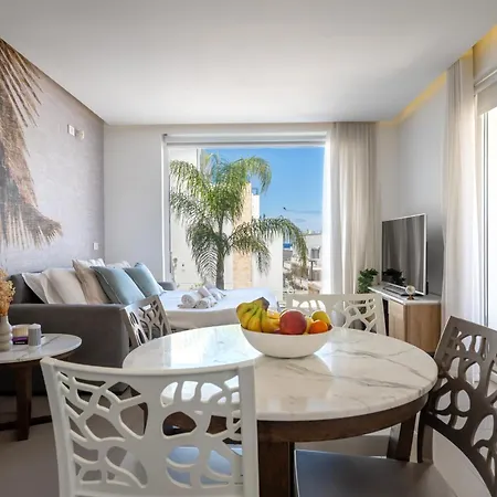 Exclusive Deluxe Apt Up To 6 People & Heated Tub Polignano a Mare Buitenkant foto