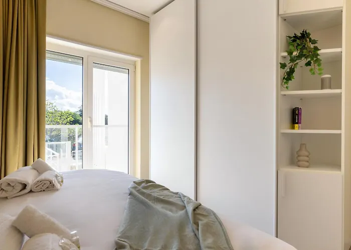 Exclusive Deluxe Apt Up To 6 People & Heated Tub