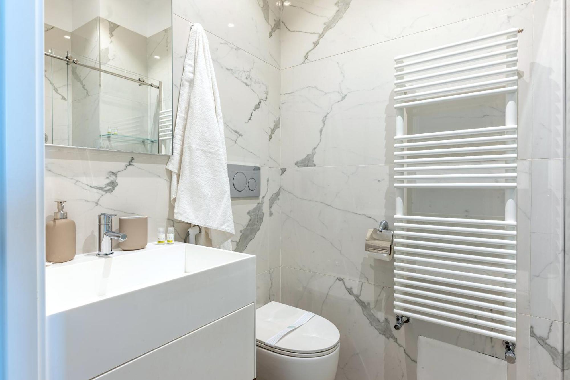 Apartment Exclusive Deluxe Up To 6 People & Heated Tub *