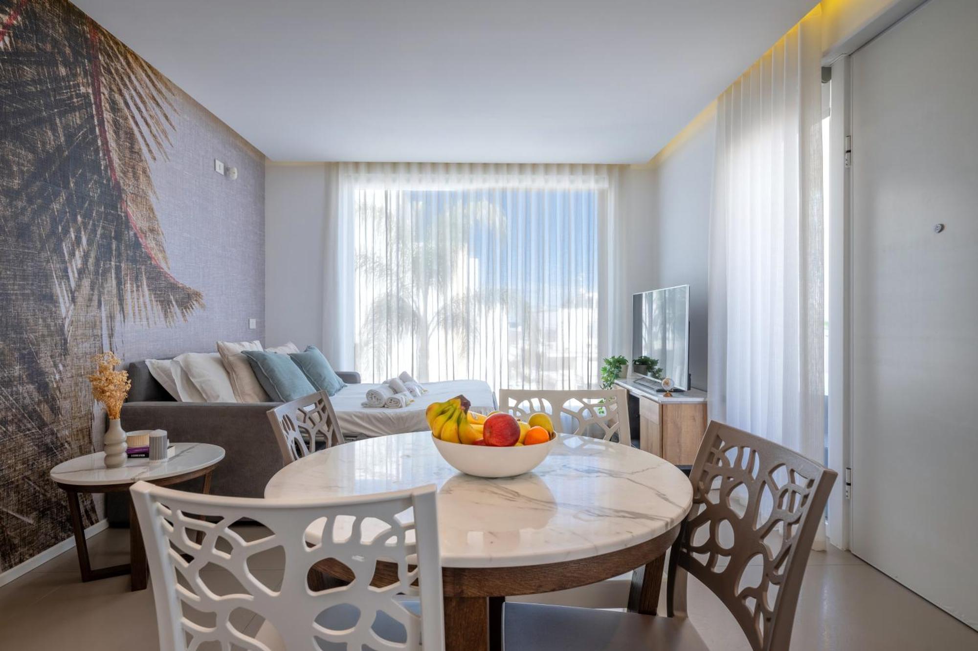 Exclusive Deluxe Up To 6 People & Heated Tub Apartment Polignano a Mare